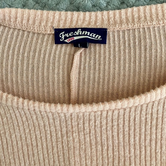 Fuzzy Sweater 🎀 - Picture 5 of 5